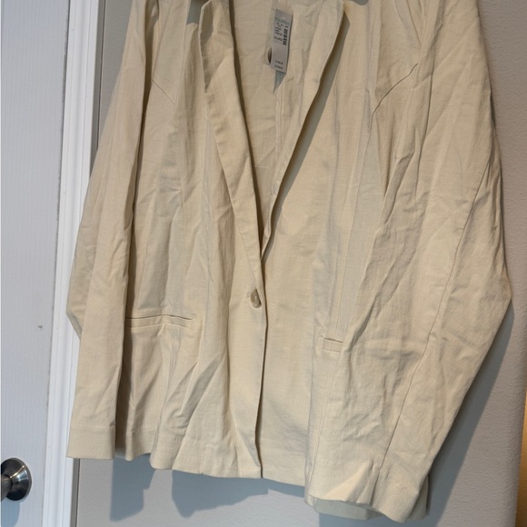 Women's Maurice’s Cream Blazer - Picture 3 of 3